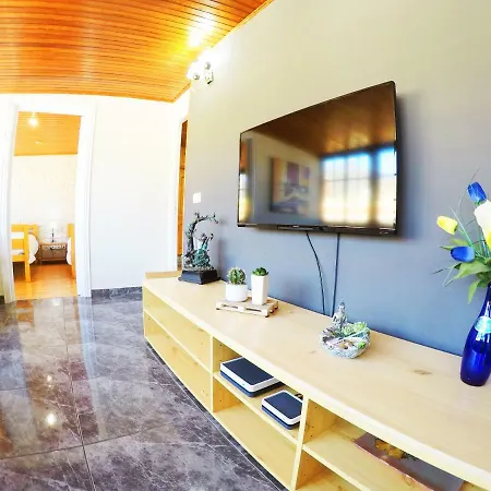 Nue Penthouse With Mountains And Sea Views